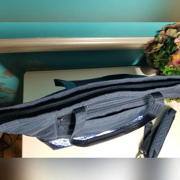 Lug Avion Travel Tote Navy - Picture 10 of 16